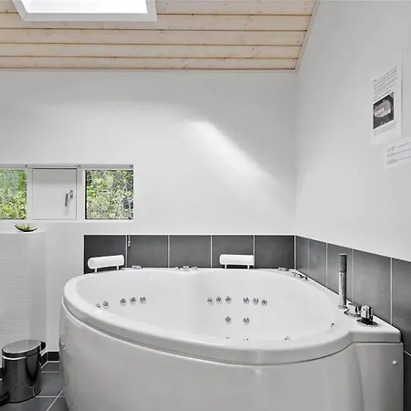 1520-aakirkeby-sohojbakken-2 Feriehus